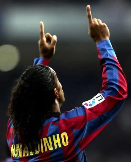 試圖限制他 試圖限制他